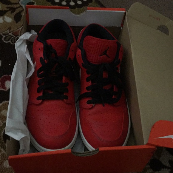 Shoes - Picture 3 of 4